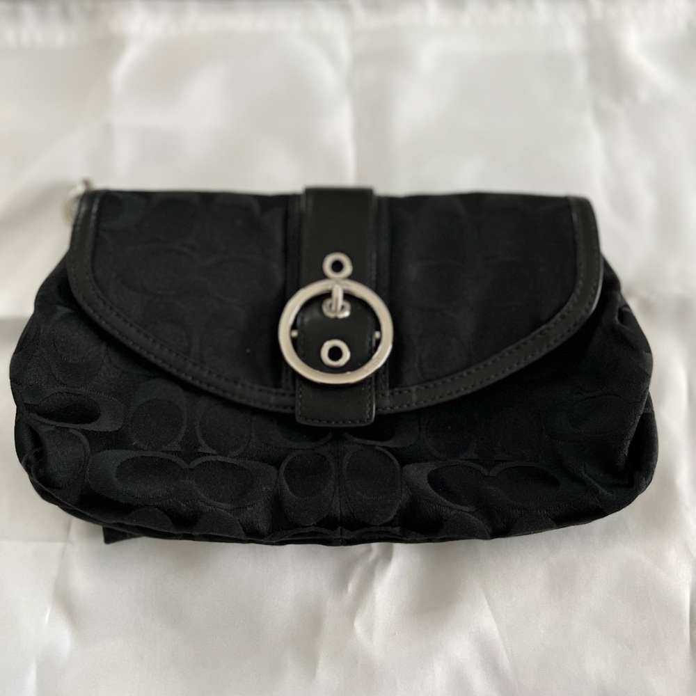 COACH signature C Wrist Clutch Purse